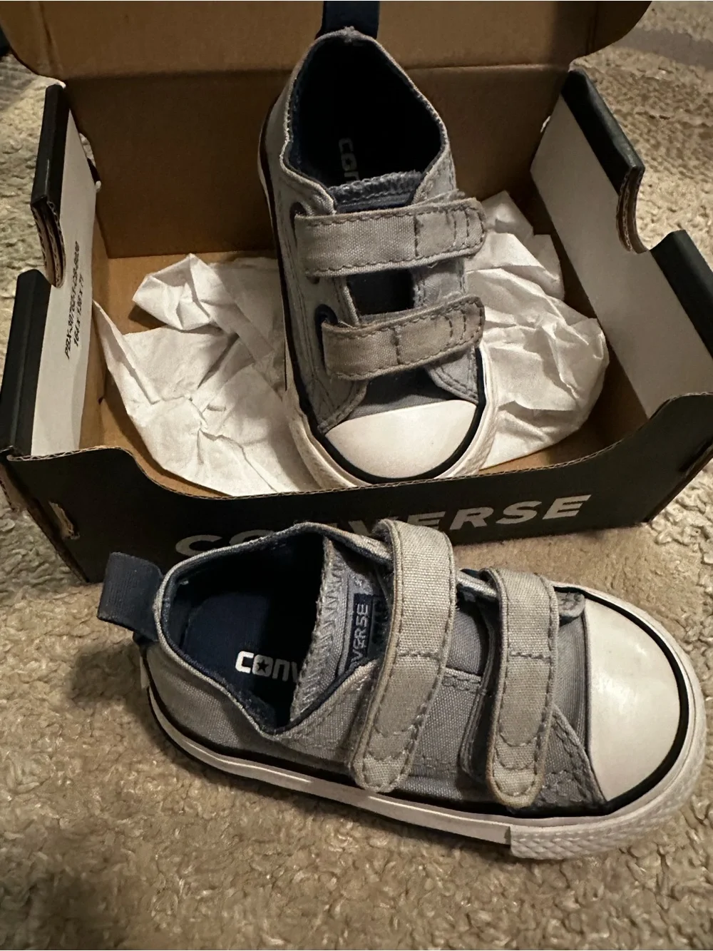 Converse infant size 4